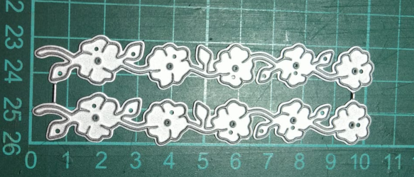 Die Cut Tira de Flores Chica x 2