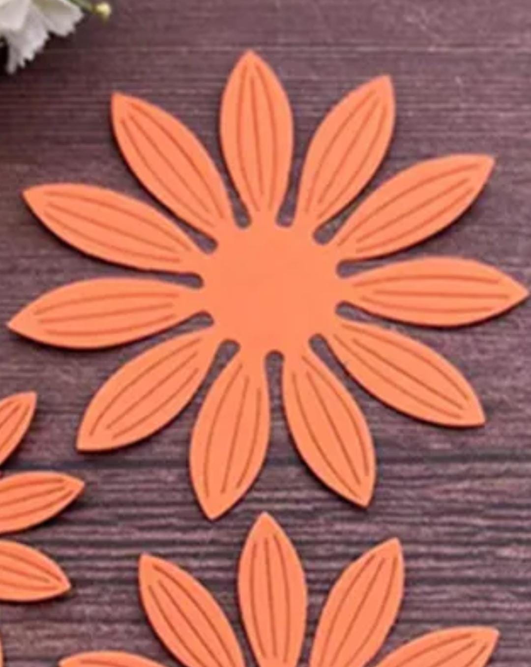 Die Cut Flor con Nervaduras 16 cm