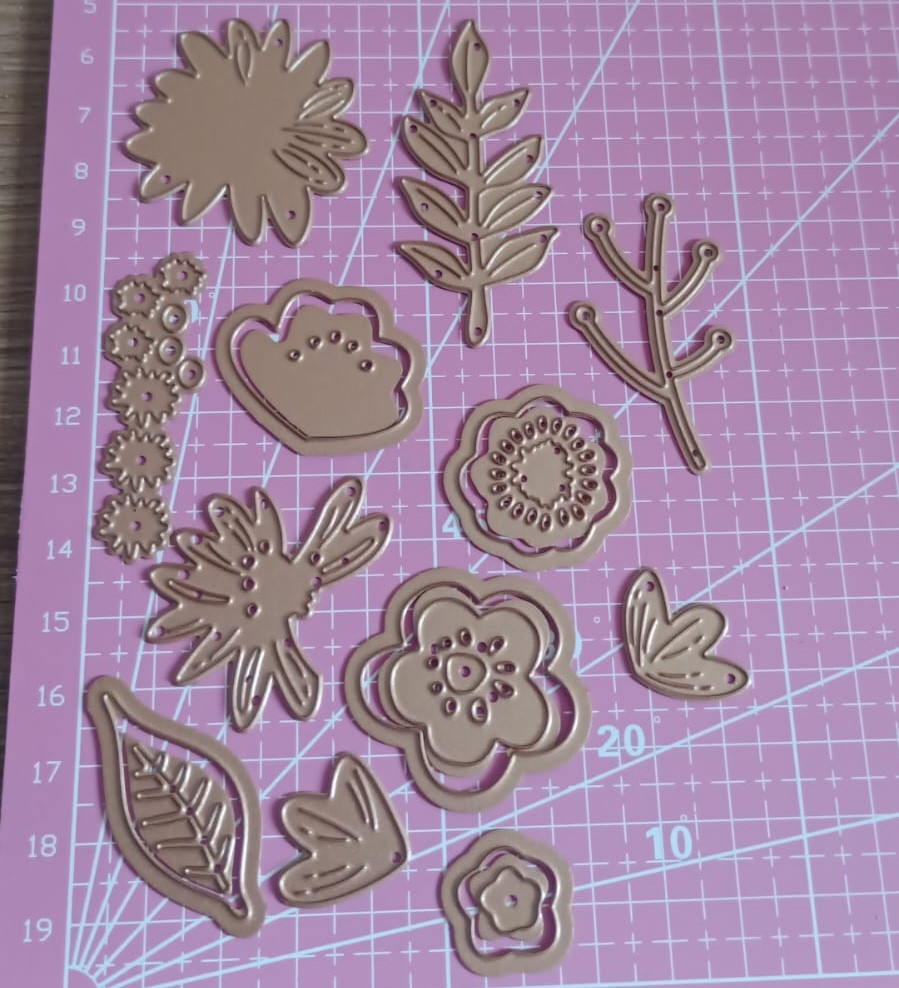 Die Cut Set de Hojas y Flores de 4 Modelos