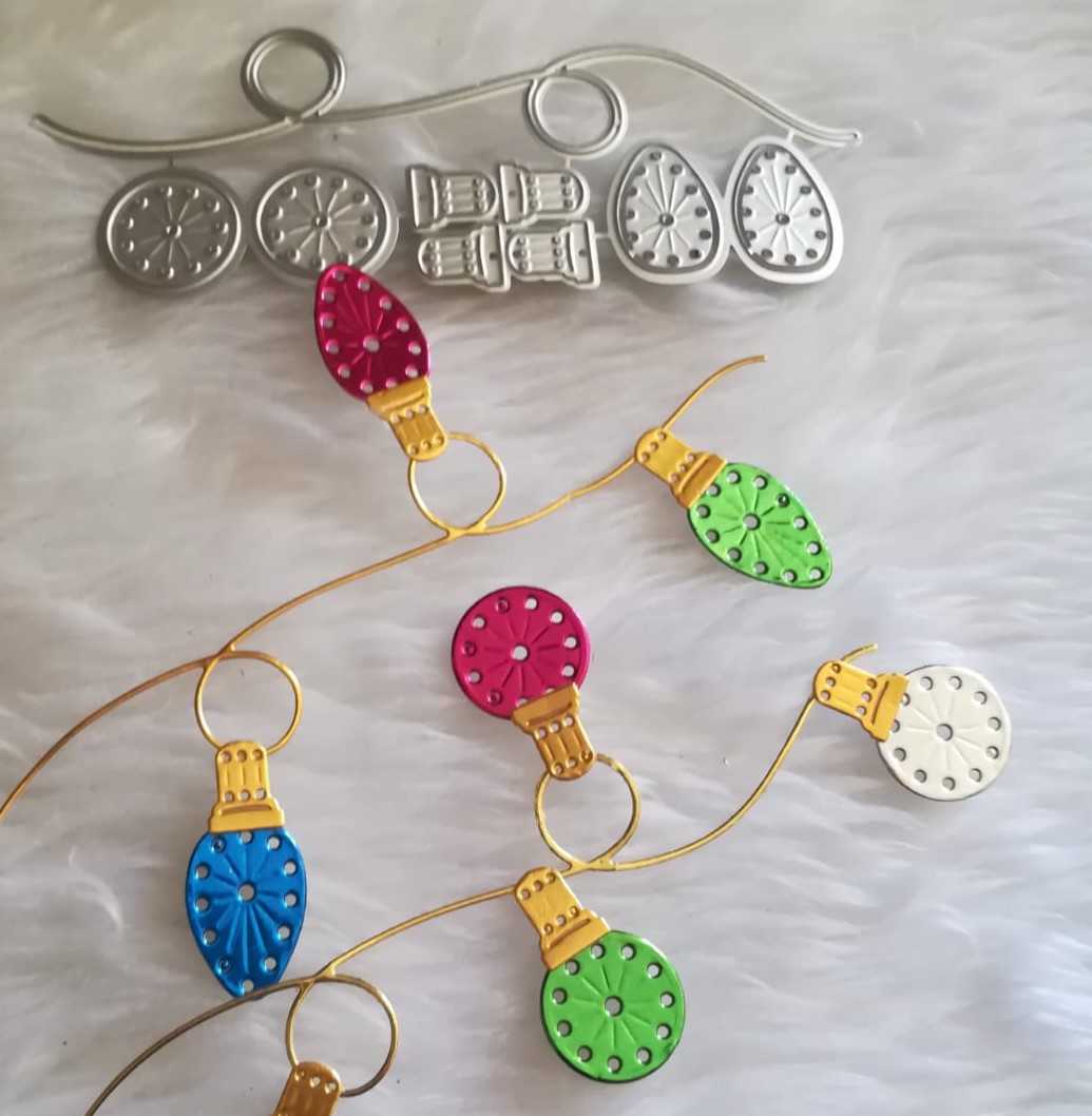 Die Cut Guirnalda con Borlas Chicas