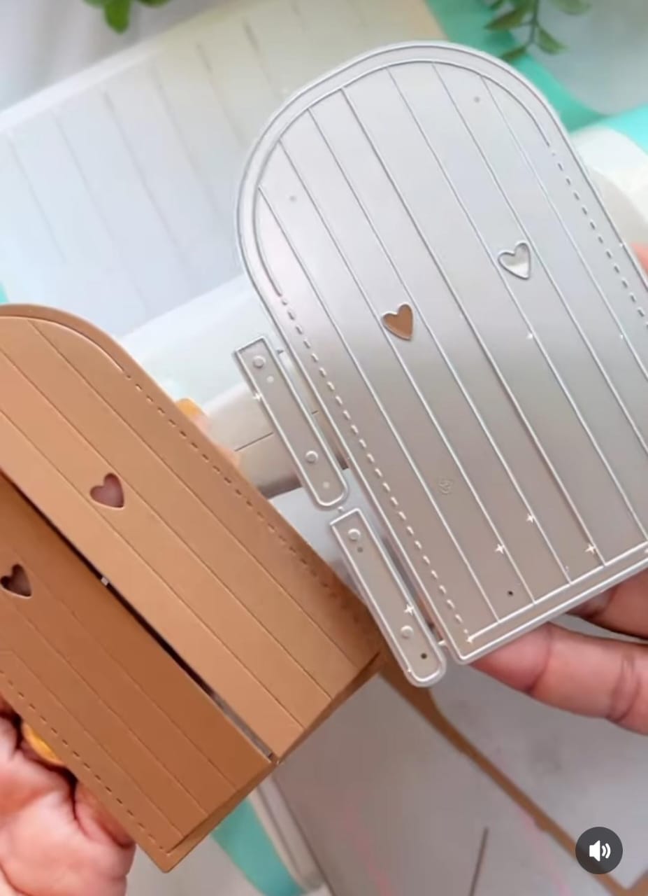 Die Cut Portón de Madera