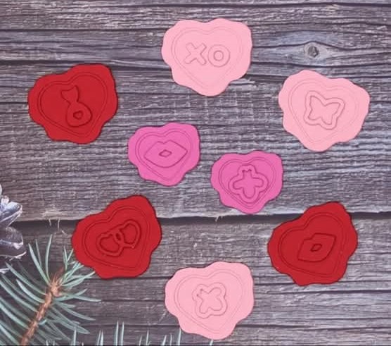 Die Cut Lacres de Corazones x 8