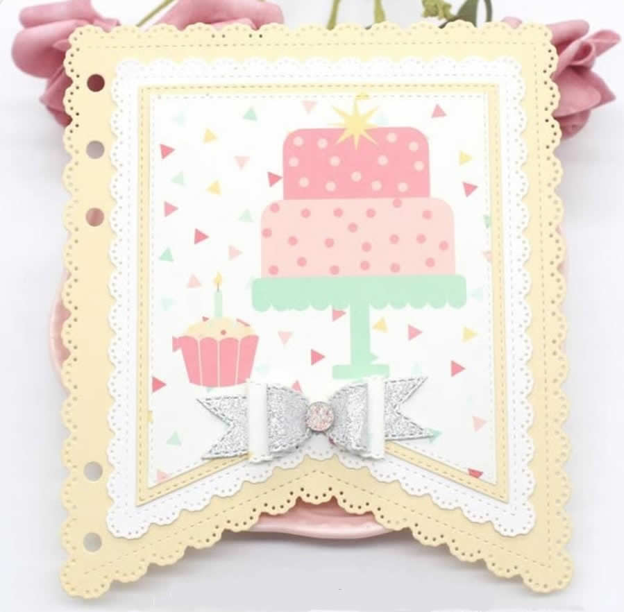 Die Cut Banderines con Broderie y Moño