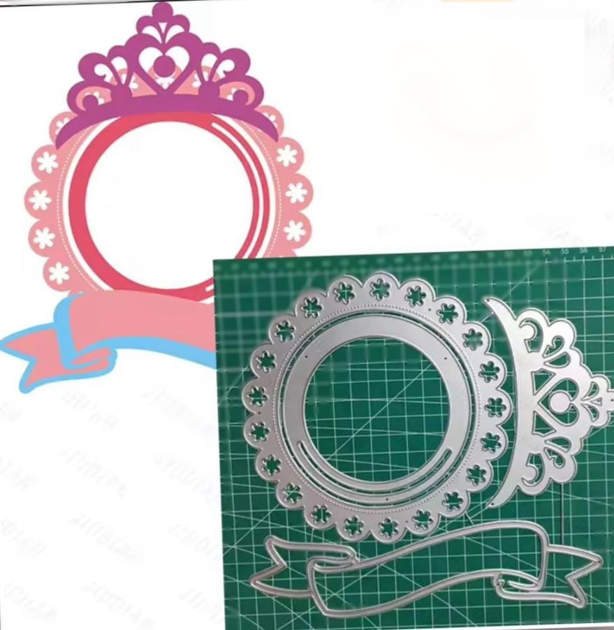 Die Cut Blonda con Corona y Cinta Grande