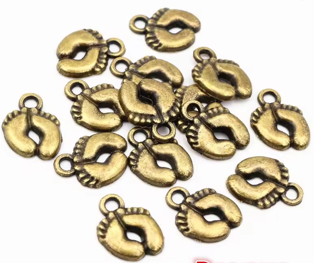 Dije Piecitos Bronce